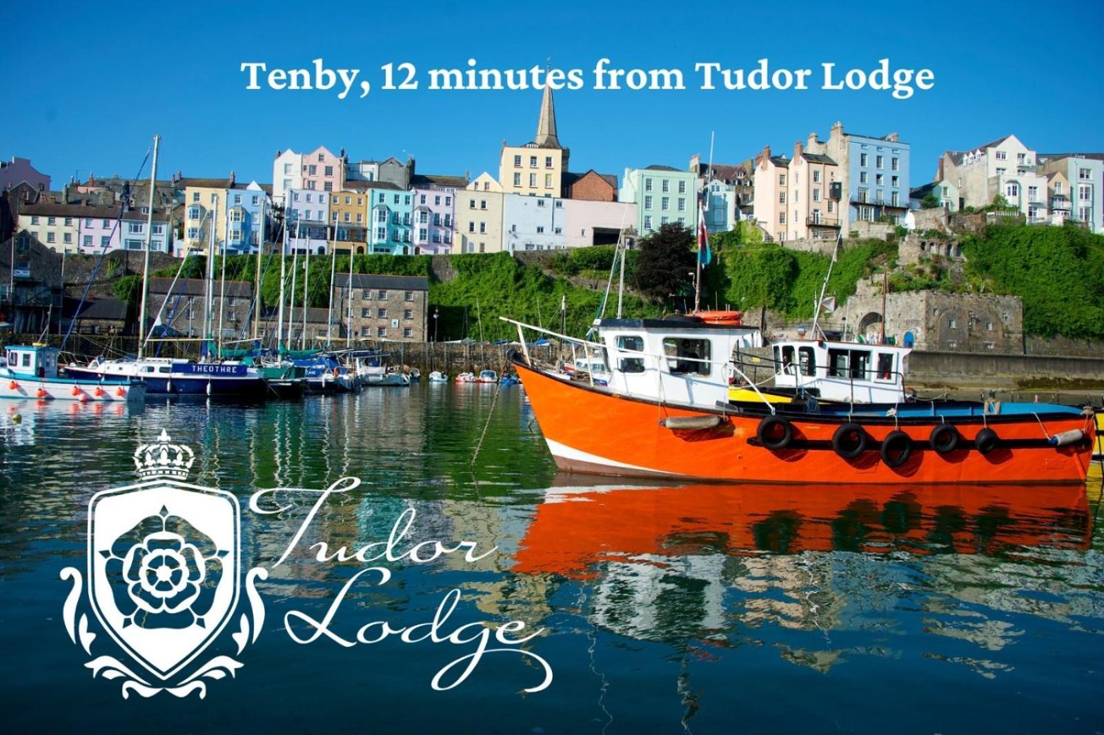 Tudor Lodge Bed & Breakfast Manorbier Exterior photo