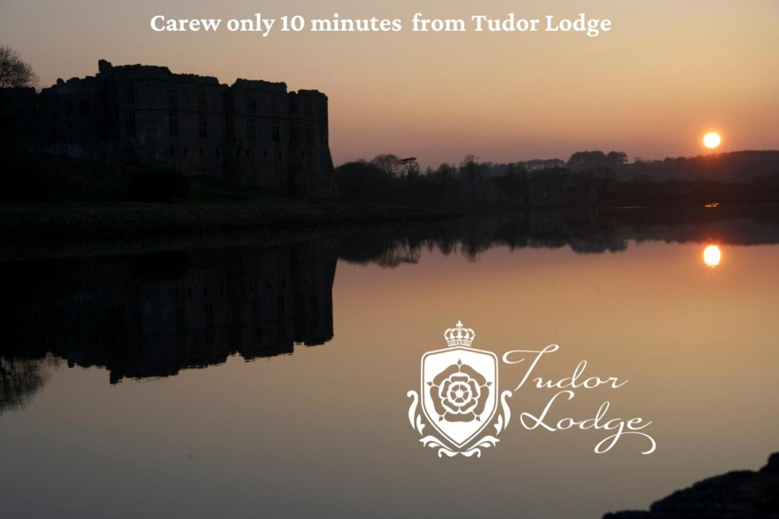 Tudor Lodge Bed & Breakfast Manorbier Exterior photo
