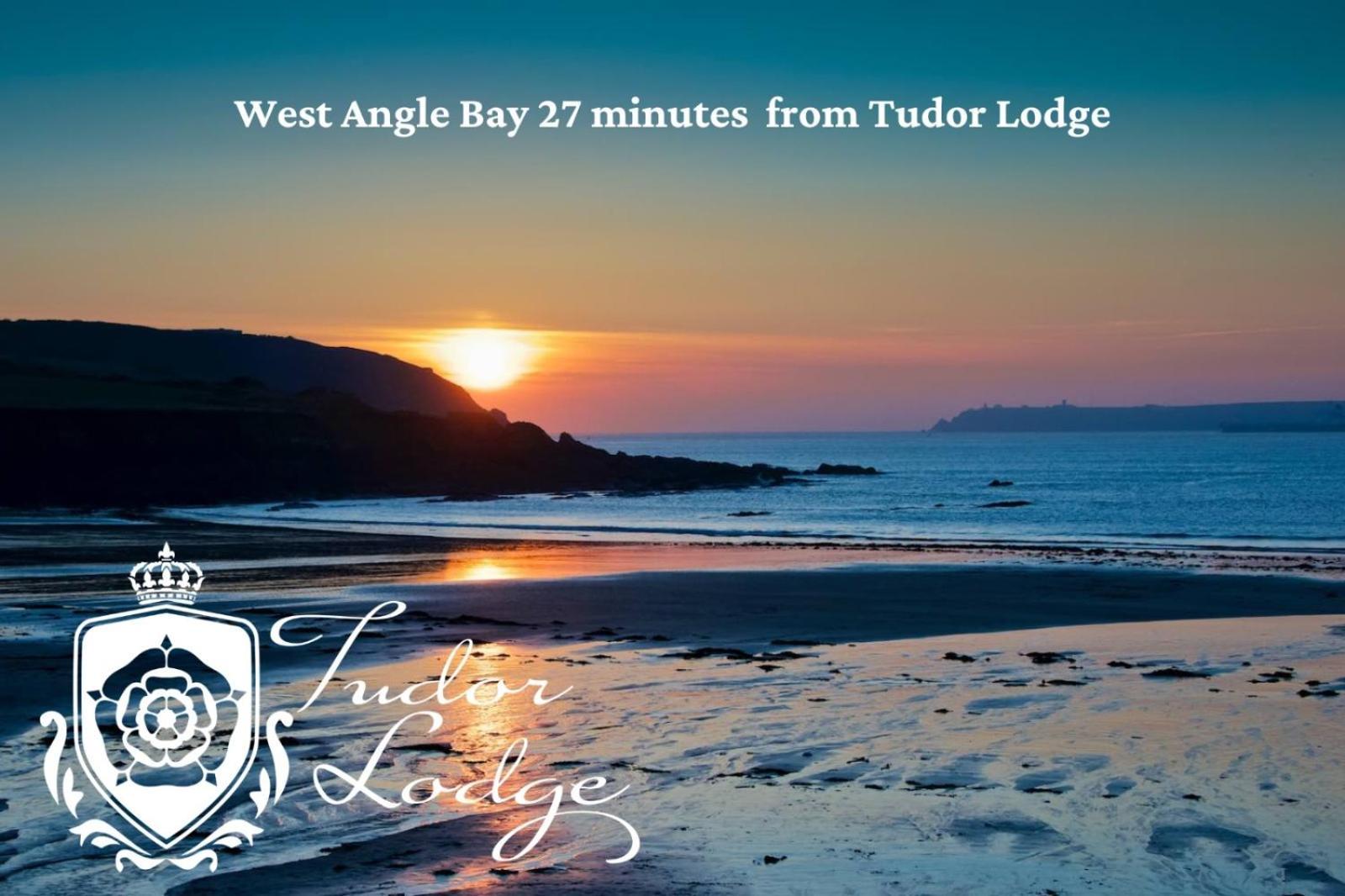 Tudor Lodge Bed & Breakfast Manorbier Exterior photo